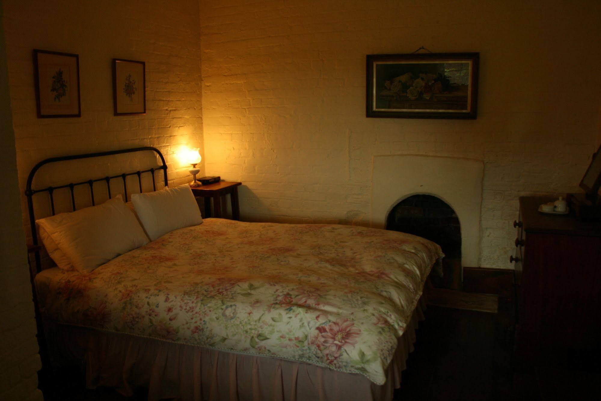 Brickendon Guest House Longford ภายนอก รูปภาพ