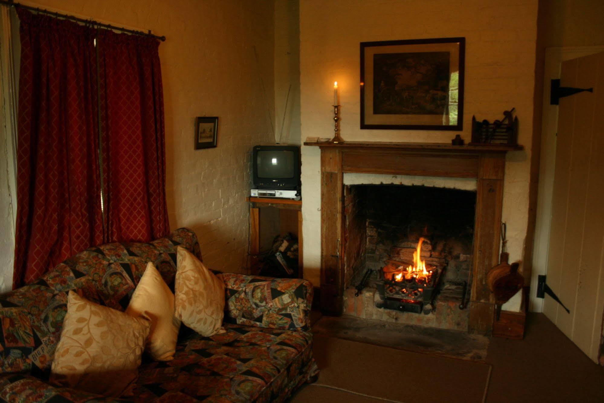 Brickendon Guest House Longford ภายนอก รูปภาพ